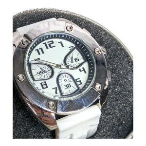 Mens White Silicone Band Wristwatch with Silver Metal Bezel Watch